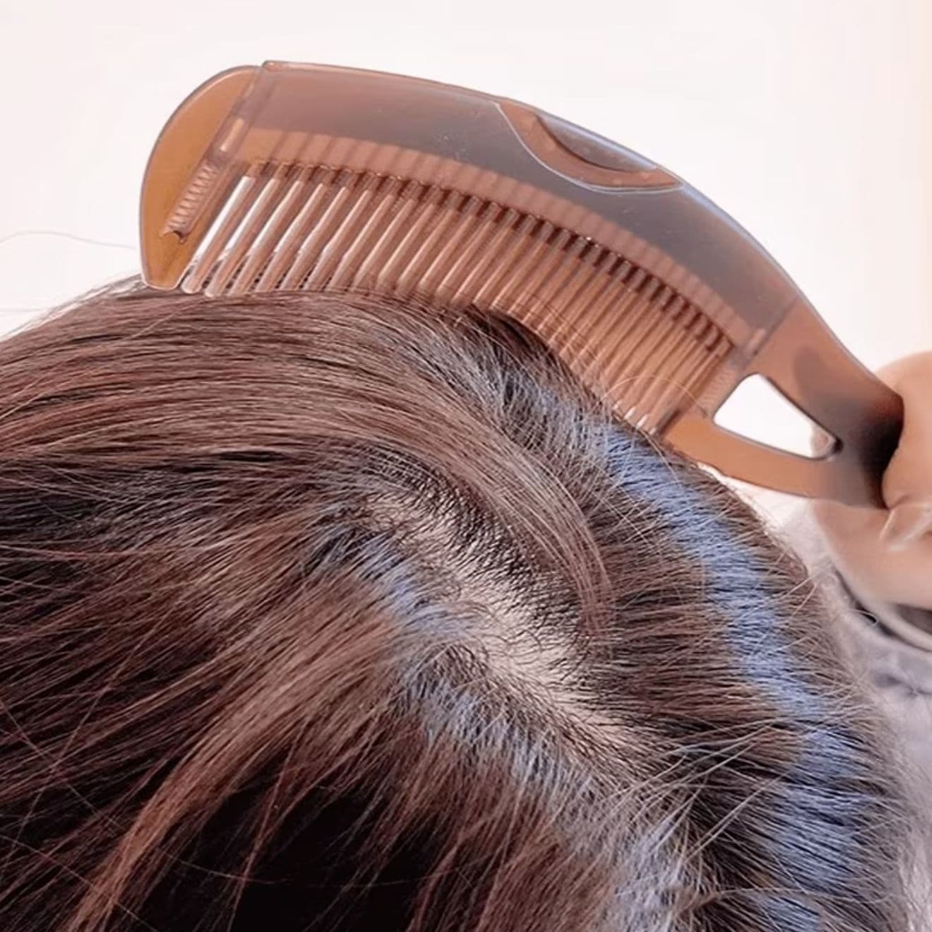Cross-border explosive energy comb scalp hollow comb oil hair comb third no-wash hair airbag massage removes oil and cleanses dandruff