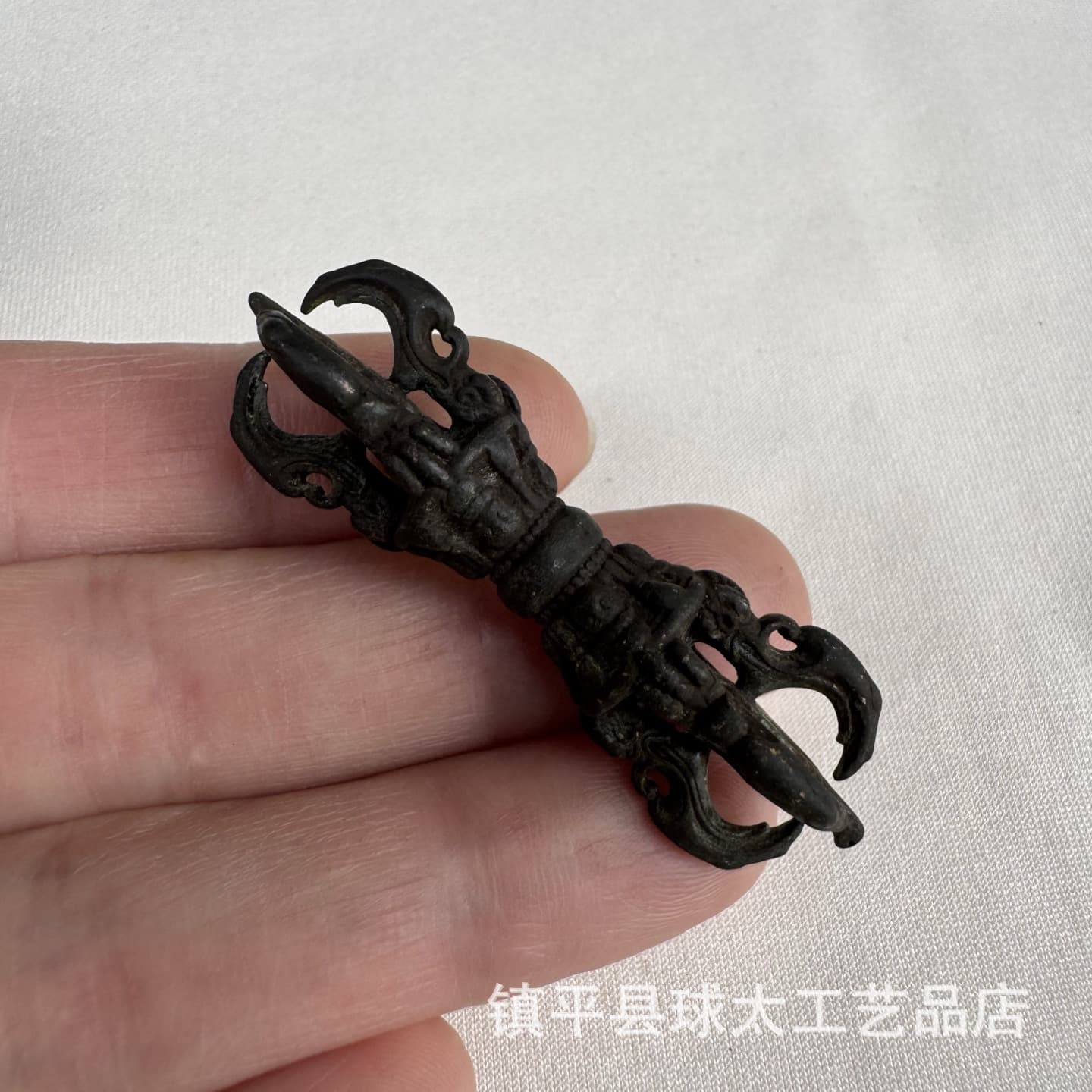 Retro iron protective amulet, metal craft, vajra keychain, pendant, accessory