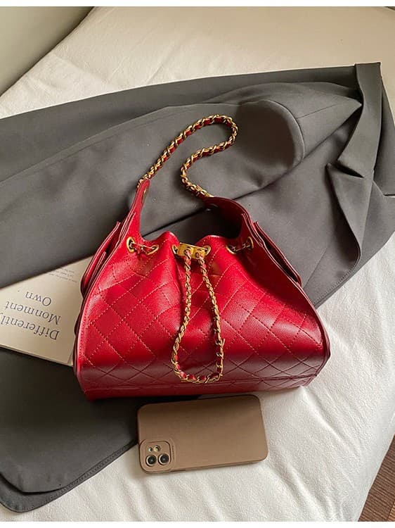 Best-Seller Quilted Chain Bag for Women 2025 New Large-Capacity Bucket Bag Shoulder Underarm Bag Motorcycle Bag