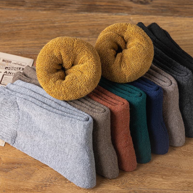 Winter men's and women's socks, fleece-lined, thick, warm terry socks, solid color mid-calf floor socks, imitation rabbit wool socks, wholesale from the factory.