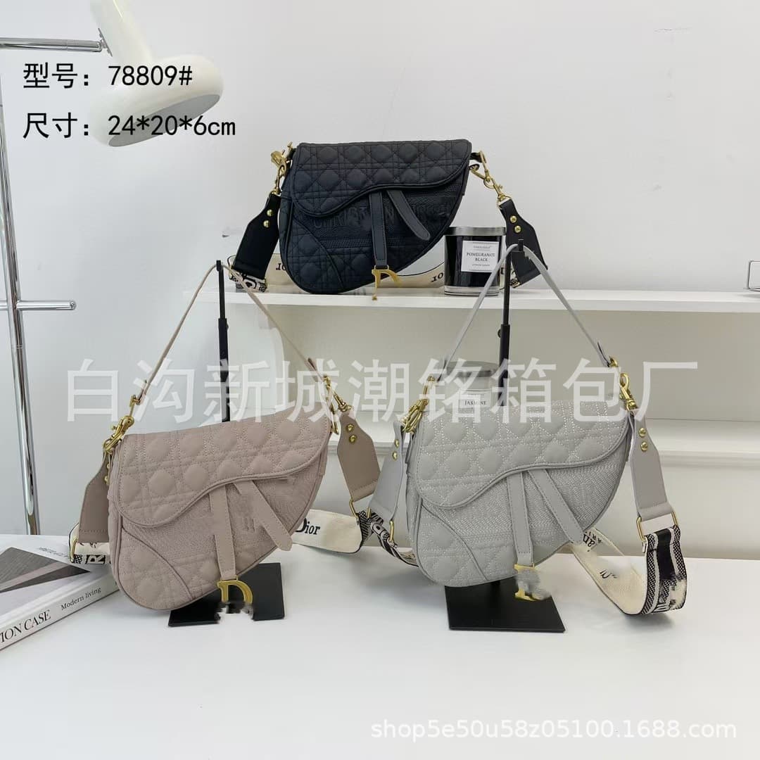 Fashion Women's Bag 2024 Autumn/Winter New Arrival High Quality with Box Saddle Style Shoulder Bag Large Capacity Crossbody Bag