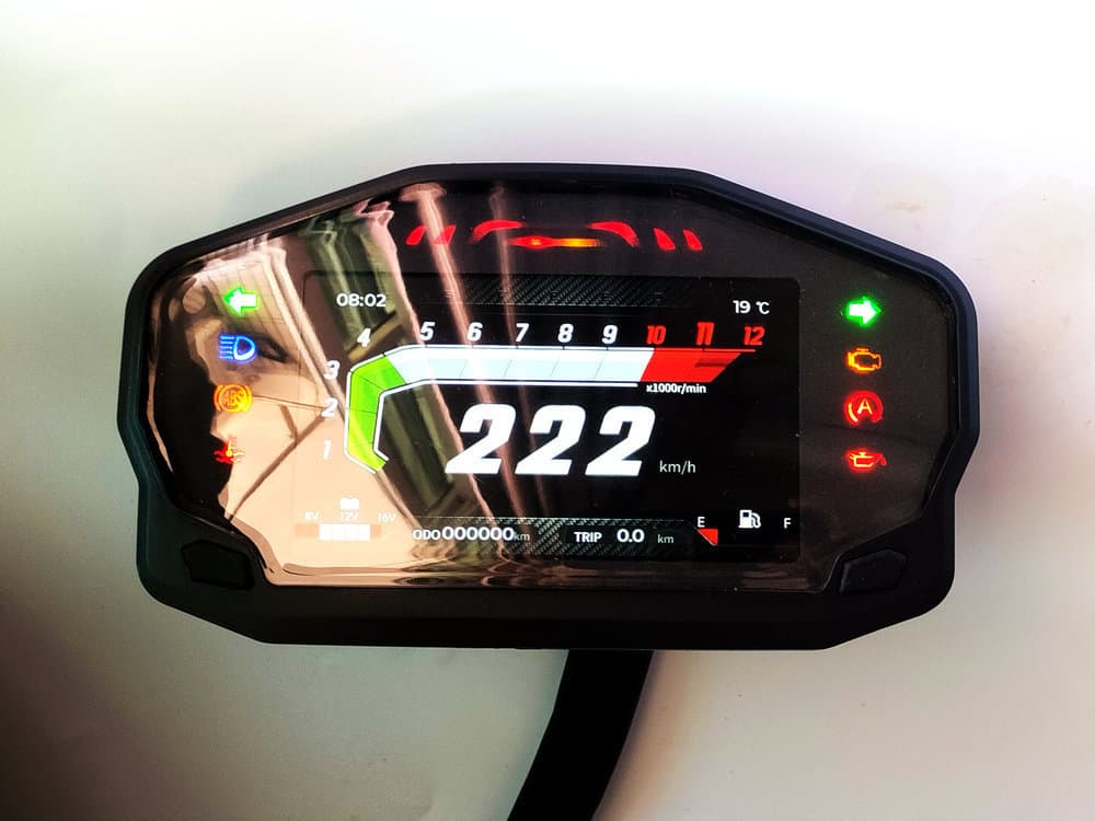 New three-interface switchable full-color TFT Chinese/English adjustable universal modification liquid crystal instrument odometer