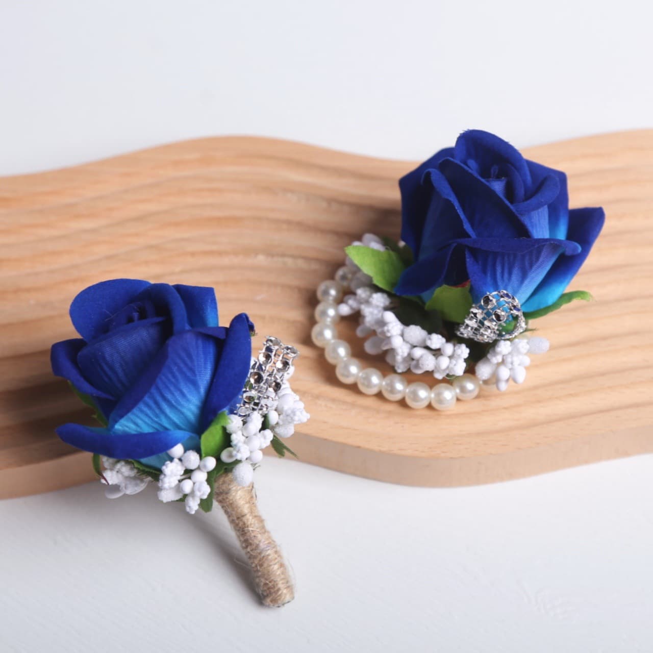 Cross-border best-selling Western European style forest theme royal blue rose boutonnieres for groomsmen and bridesmaids