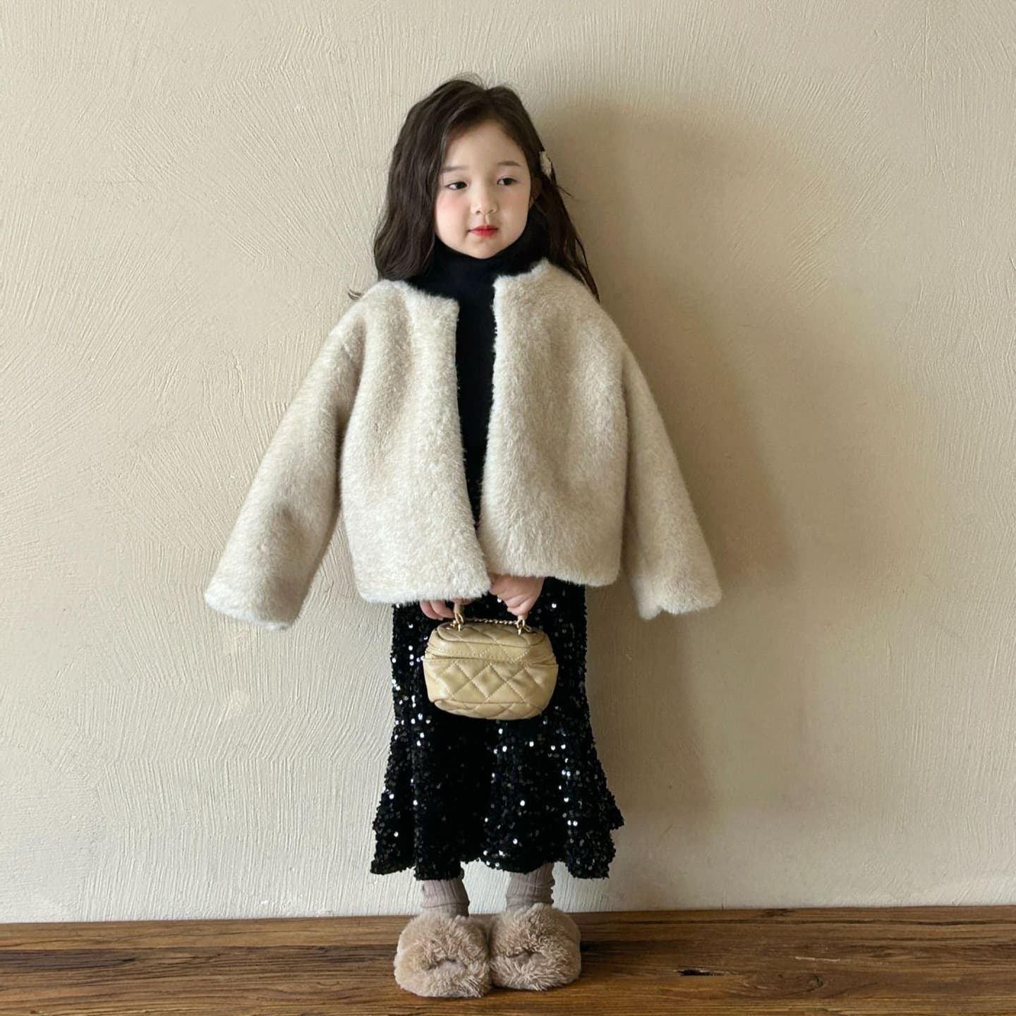2024 Winter New Children's Clothing: Korean Style Girls' Elegant Faux Fur Coat and Quilted Sweater