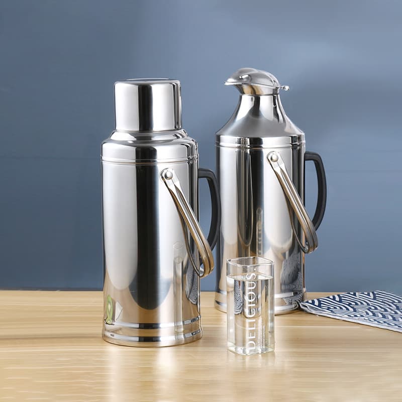 Stainless steel thermos flask, large capacity, household hot water bottle with glass liner.