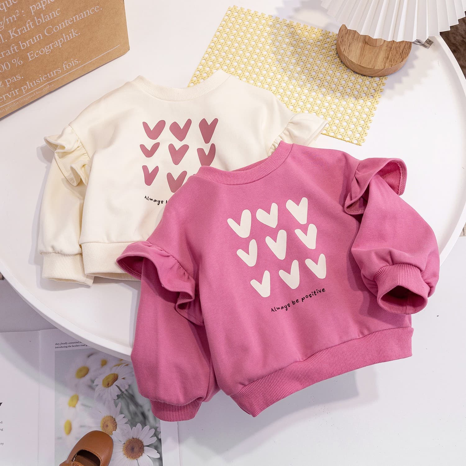Girls' 2024 Spring New Style Top Cute Baby Girls' Casual Pullover Children's Loving Crewneck Spring and Autumn Sweater