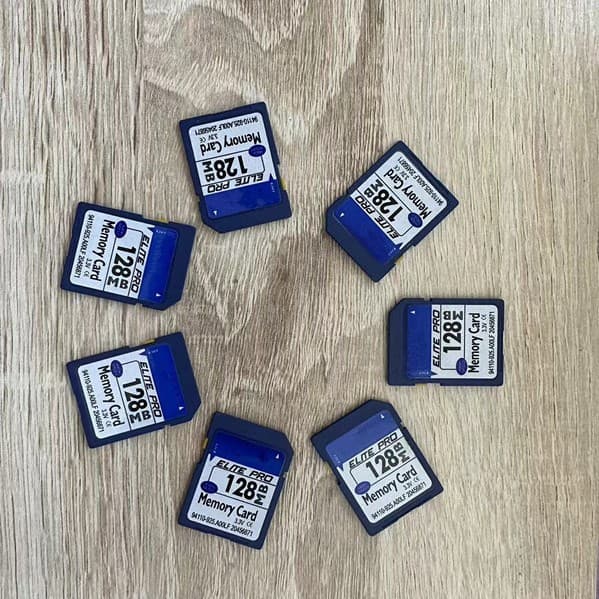 Loss clearance SD card camera card 1GB 2GB16G 32G CCD test card recorder audio electronic photo album