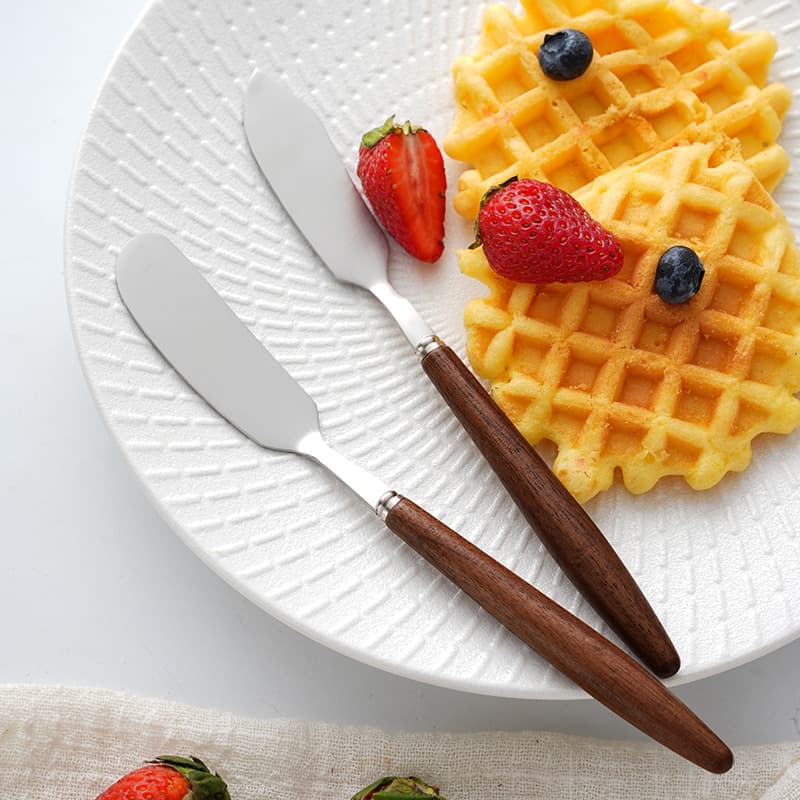 New Product Walnut Handle 304 Stainless Steel Butter Knife Creative Cream Cheese Knife Butter Jam Oil Spreader