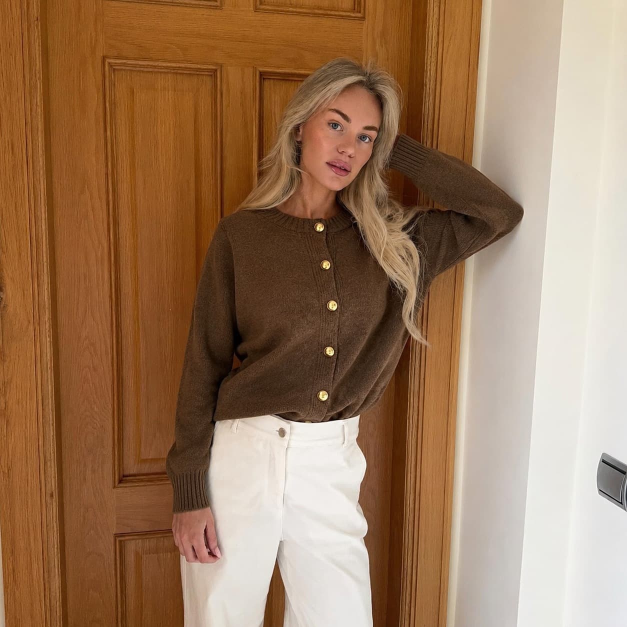 Round neck European and American early autumn sweater for women new cardigan sleeves loose sweater long knitted hot girl metal decoration solid color