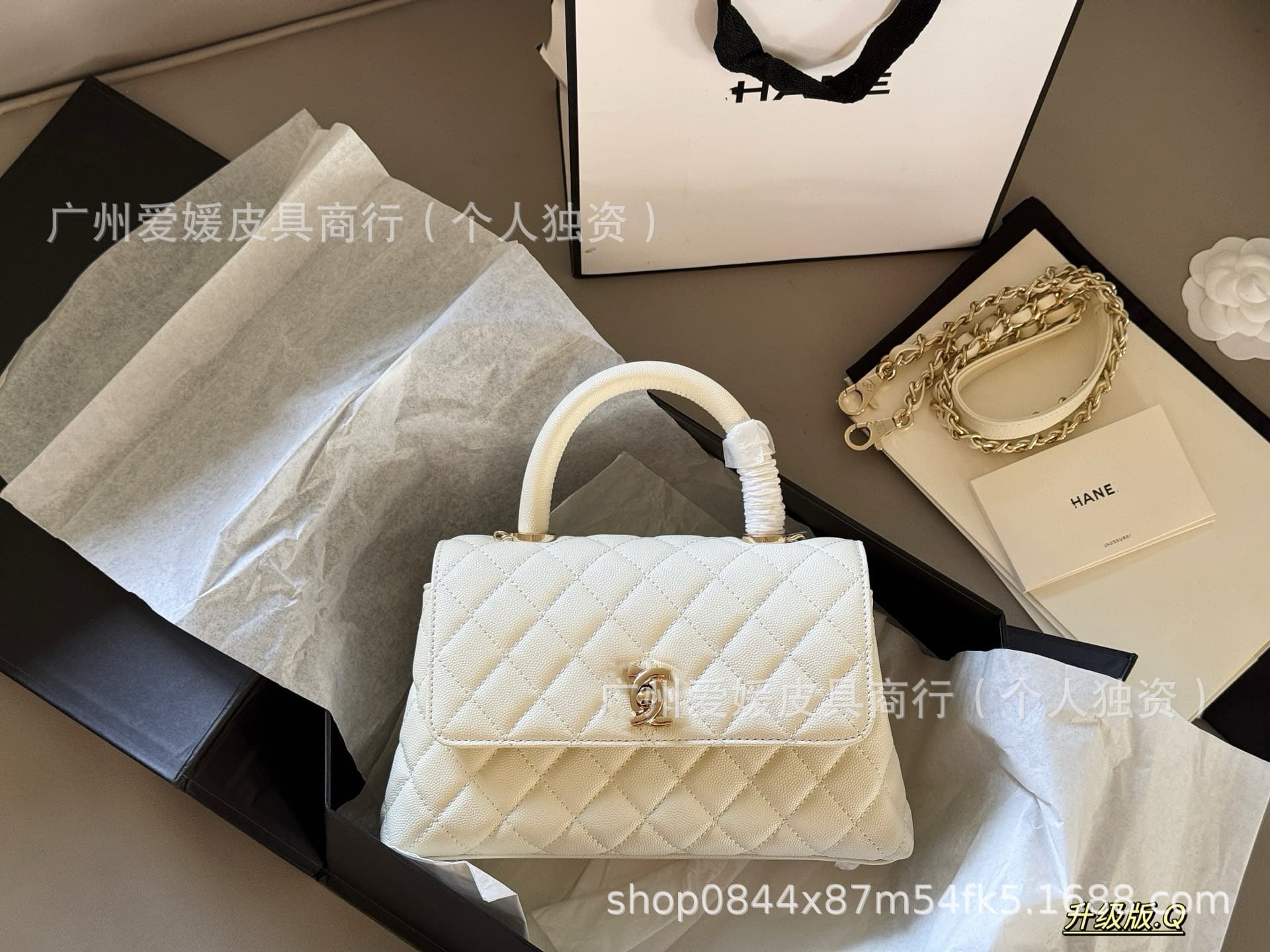 2025 New Women's Handbag Large Capacity Shoulder Crossbody Bag Premium Lock Buckle Bag Fashion Quilted Chain Bag