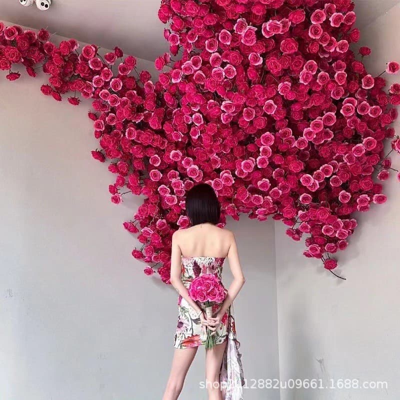 Floyd internet celebrity flower wall simulated rose waterfall rose red rose flower sea creative photo check-in background flower wall