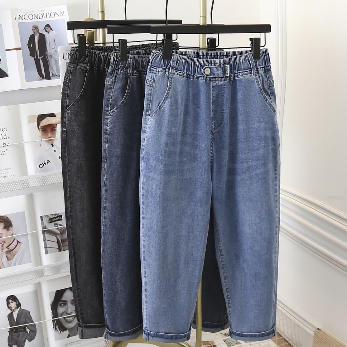 Plus-size, slimming denim harem pants for 200-pound women, casual cropped carrot style, perfect for summer. (9785)