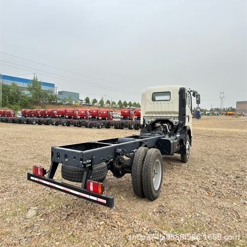 Export Foton 4.2-Meter 5.2-Meter Box Truck, Light Box Cargo Transport Vehicle, Two-Axle Aoling Chassis Frame