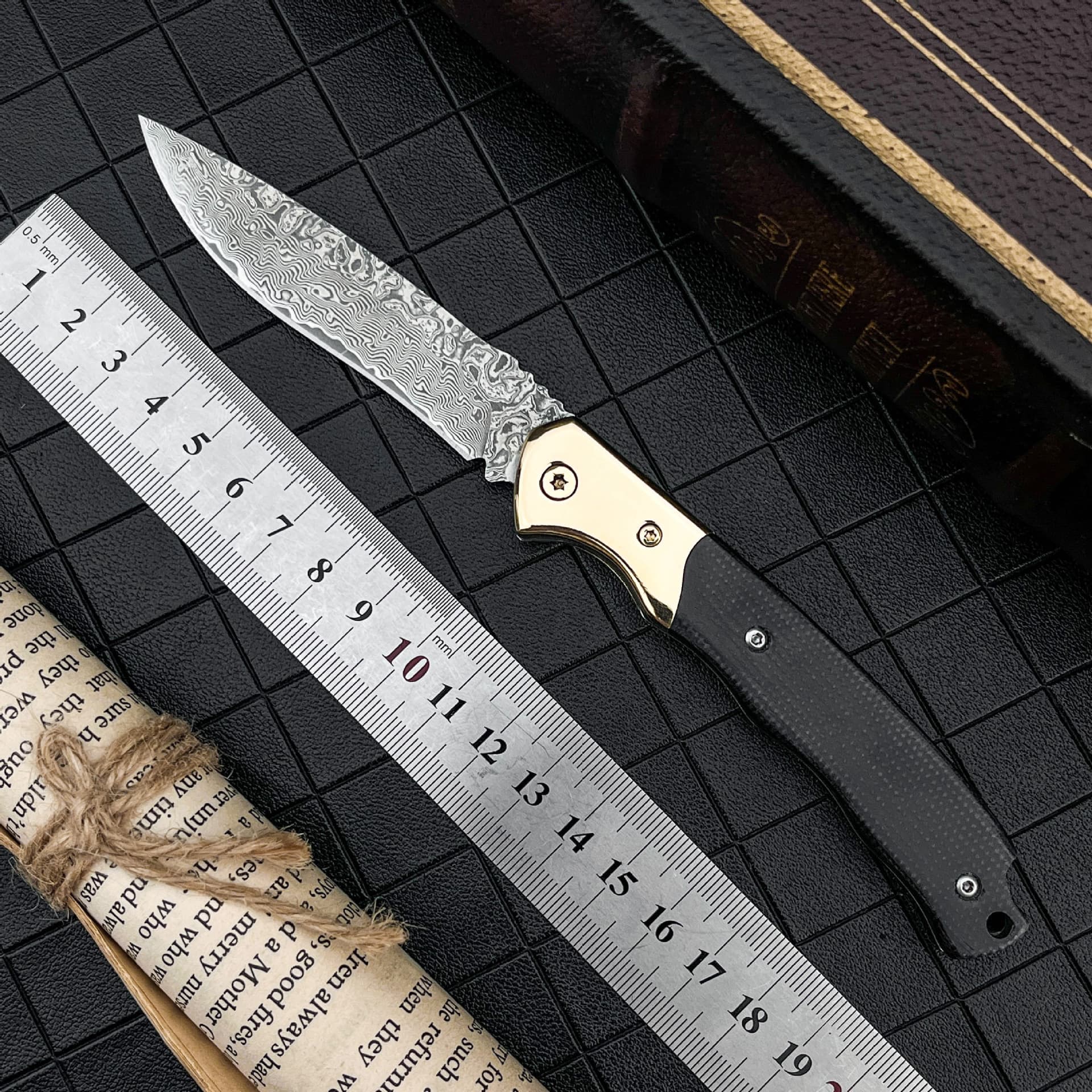 Foreign trade hot-selling black gold Damascus folding knife outdoor knife field survival knife Damascus steel high quality folding knife