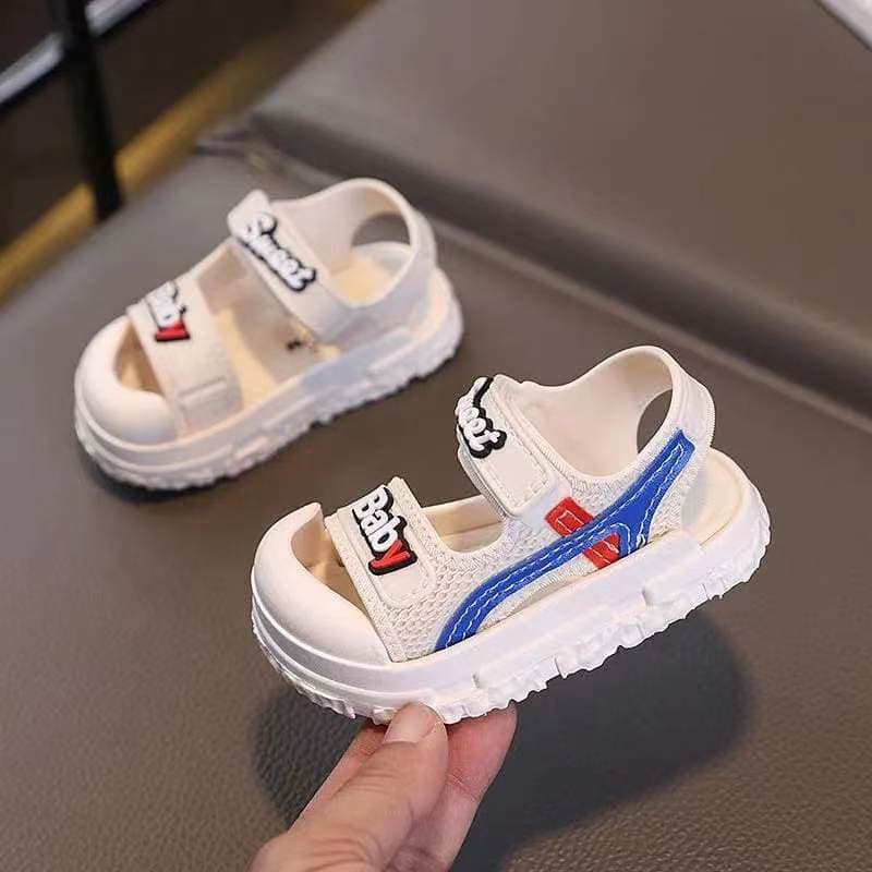 Wholesale New Summer Sandals for Boys and Girls, Soft-Sole Kids Beach Shoes, Toddler Shoes, and Slippers