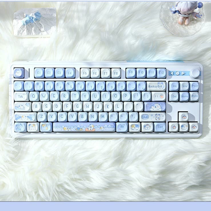 Cute and personalized keycaps with the theme of Potato Baby, 132 keys, PBT rounded and customizable keycap set