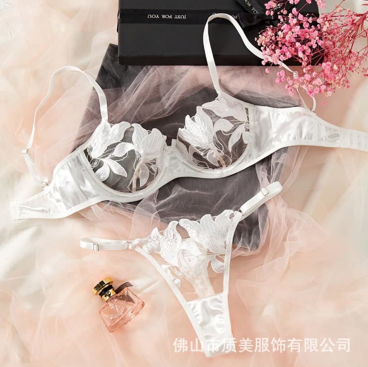 Elegant Floral Embroidery Sexy Lingerie Set Women's Thong Style Role Play Cute Girl Pattern Polyester Fabric Romantic Gift