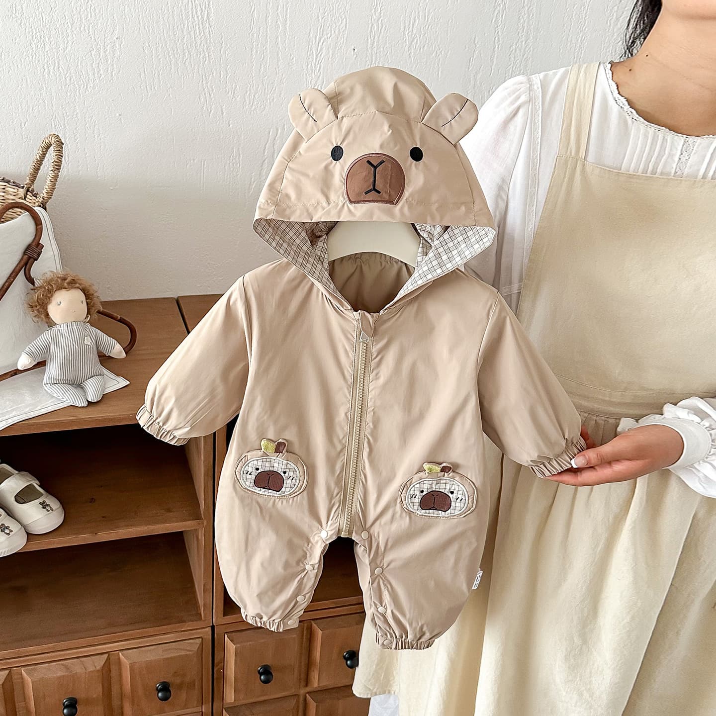 Baby boy jumpsuit spring new style khaki cartoon bear patch rompers infant windproof hooded sweater