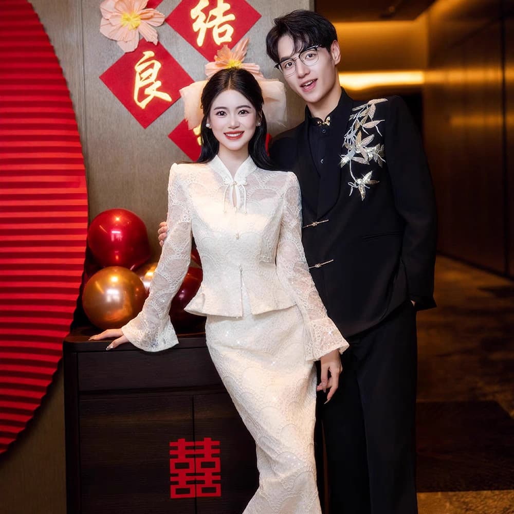 Champagne-colored two-piece cheongsam dress for engagement, marriage registration, traditional Chinese style homecoming dress, long-sleeved elegant toasting dress