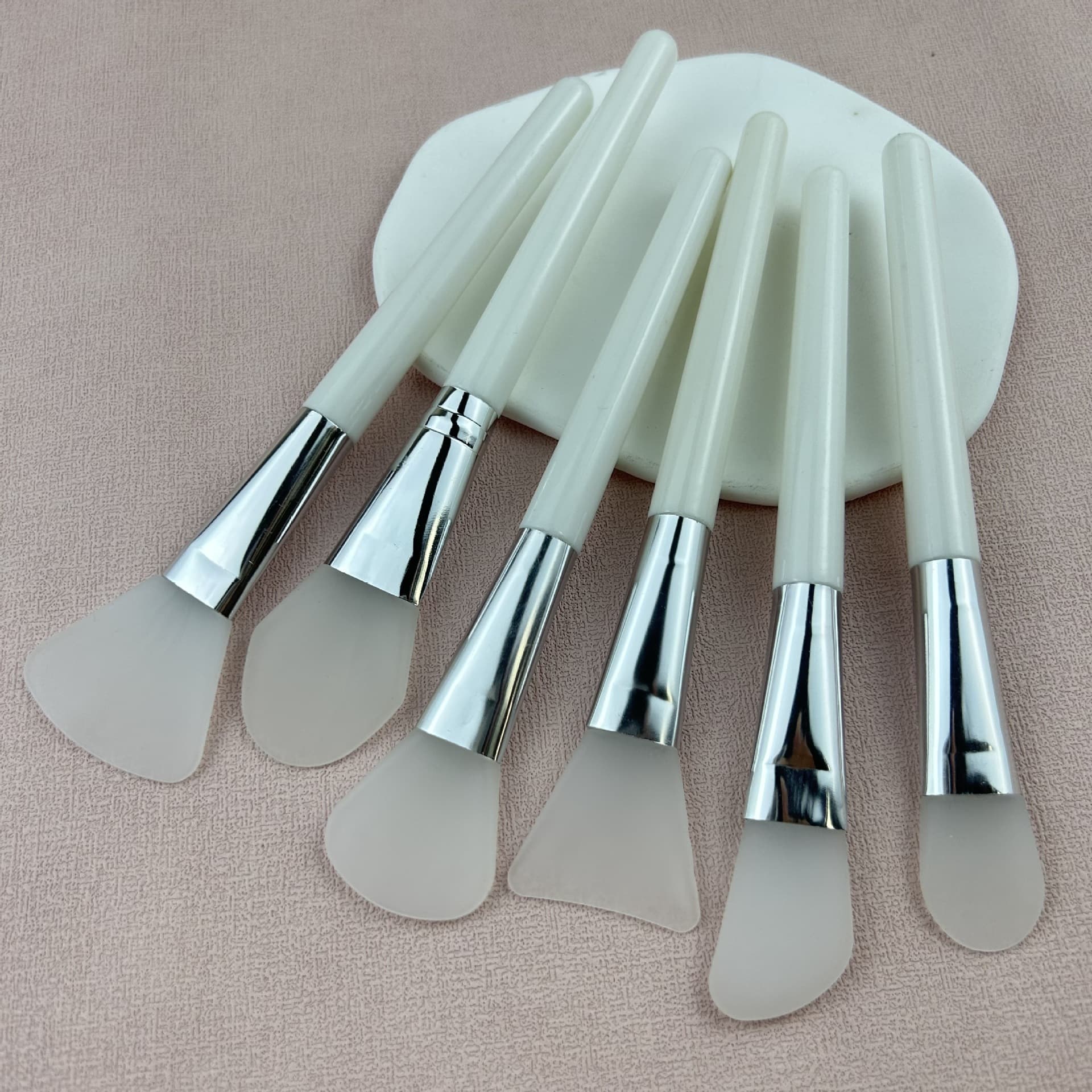 Silicone Face Mask Brush Soft Bristle Brush Face Mask Spa Mud Mask Brush Tool Beauty Makeup Mask Applicator