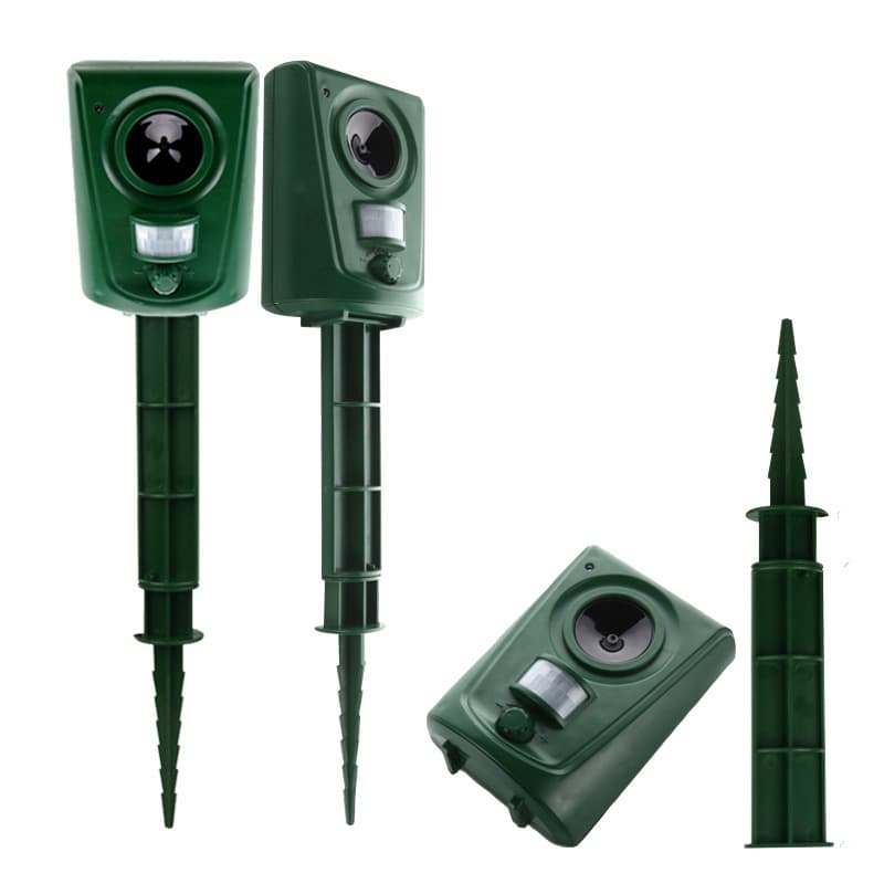 Outdoor large animal deterrent device, ultrasonic dog and cat deterrent, wild animal infrared sensor
