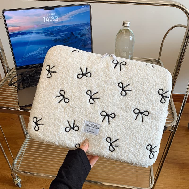 Butterfly Knot Plush Computer Bag Inner Pad for 11 Inch iPad 13 Inch And 14 Inch Laptop Soft Cushioning Breathable Weight Reduction