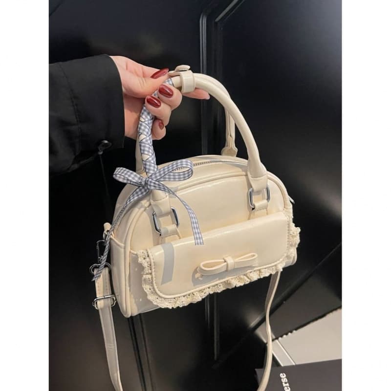 Fashionable Niche Bow Bag for Women Spring Summer 2025 New Style Trendy Handheld Bowling Bag Versatile Crossbody Bag