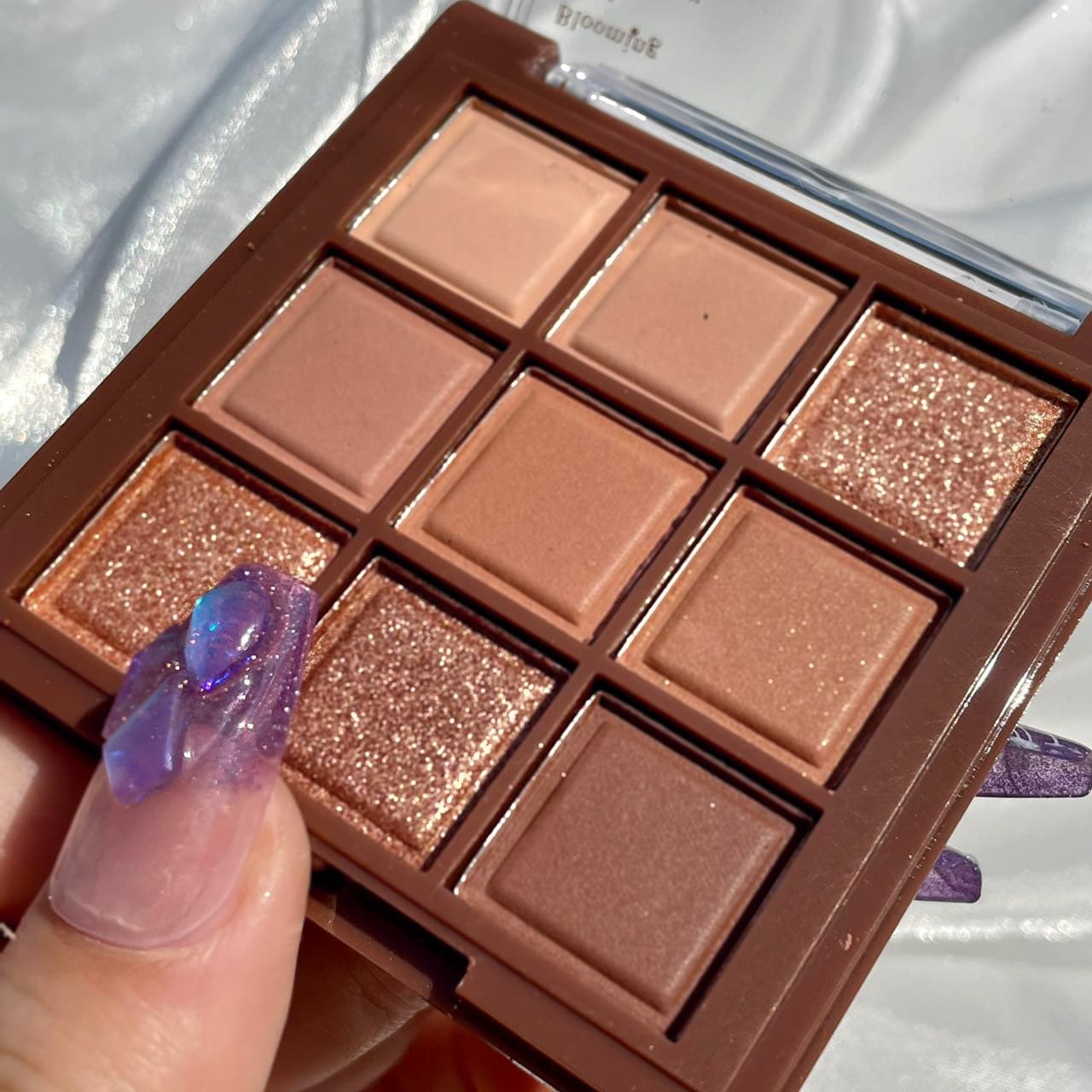 ErshiQi 9 color chocolate eye shadow palette matte pearlescent earth color fine shimmer warm brown affordable makeup eye shadow wholesale