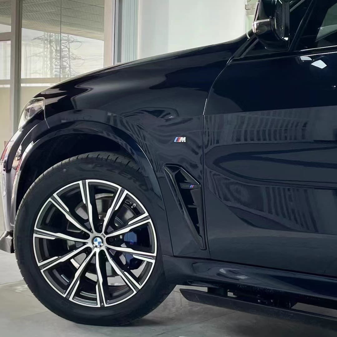 Compatible with BMW New X5 G05 Modified Glossy Black Side Gills, Carbon Fiber Side Air Vents, Early and Late LCI Fender Trim