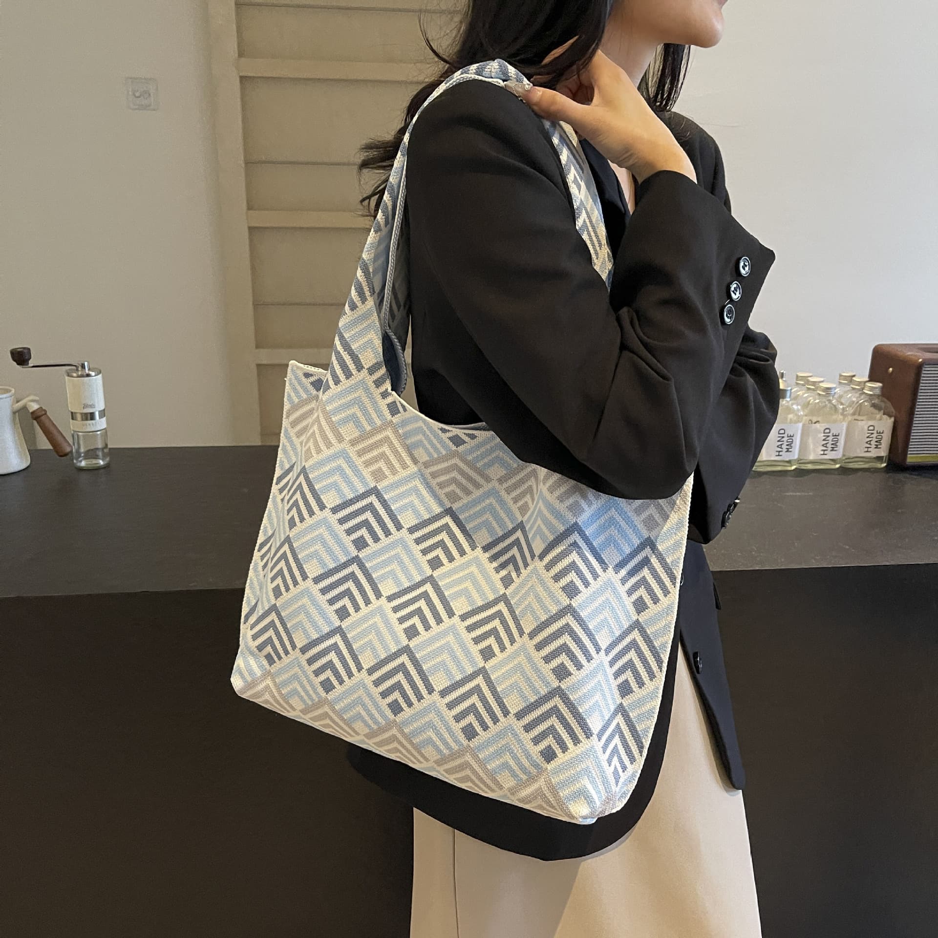 Shoulder Bag Minimalist Large Capacity Shoulder Bag Student Outing Fashion Striped Bucket Bag Commute Tote Bag Wholesale