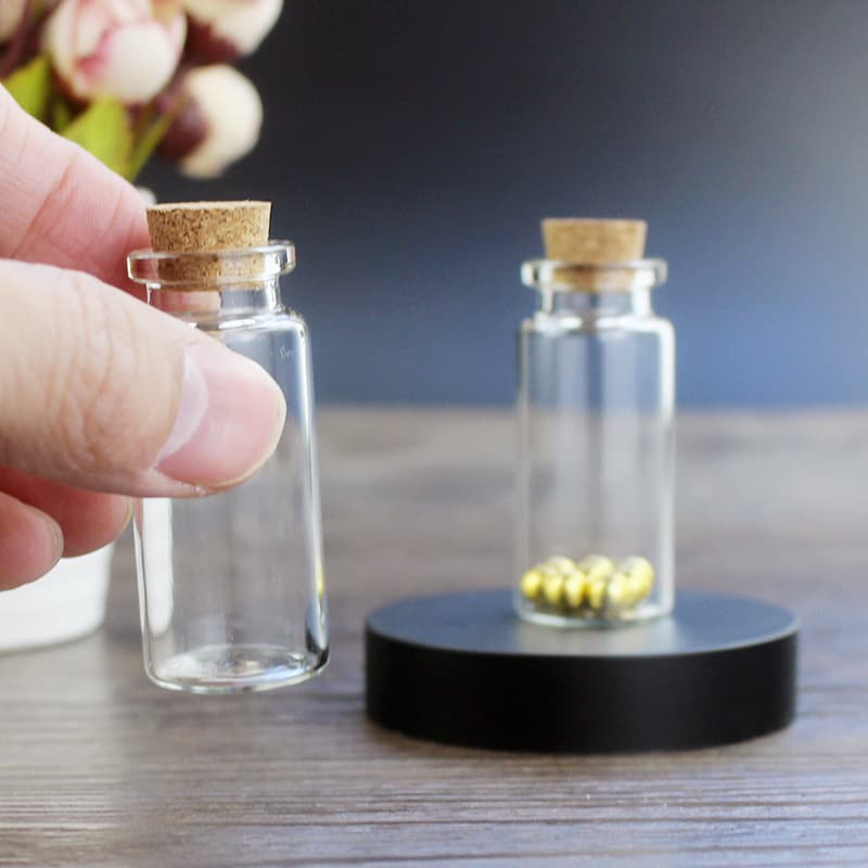 Transparent glass jar for storing gold beans, gold bead collection and storage bottle