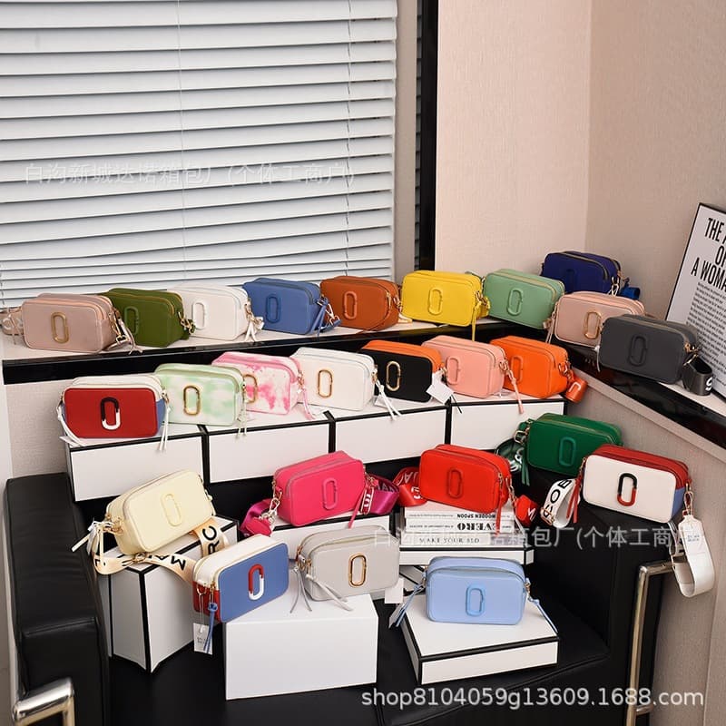 Cross-border niche design women's bag 2025 winter new style fashionable camera bag foreign style portable crossbody bag bags