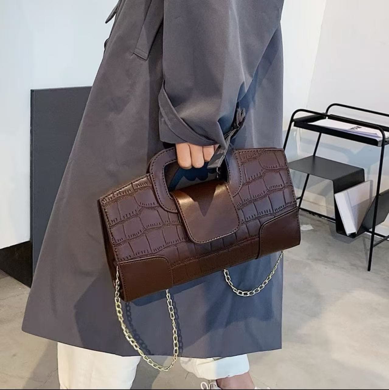 Urban Minimalist Women's Crossbody Bag Fashionable Versatile Handbag PU Material Medium Size Zipper Opening Soft Pillow Shape