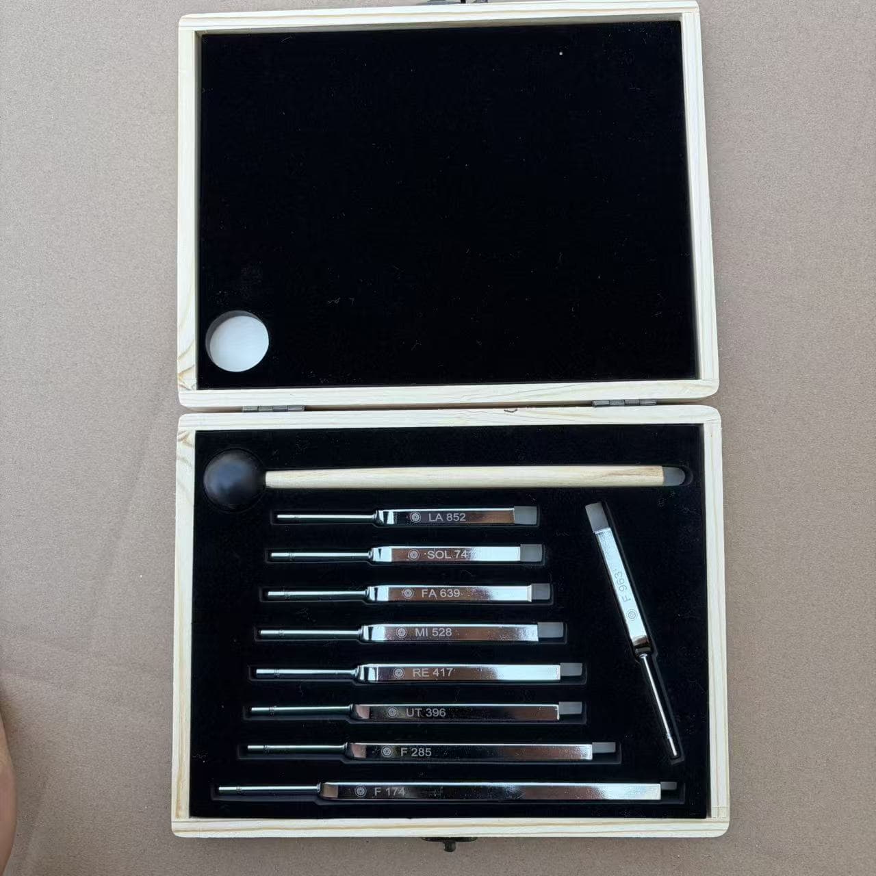 Gift box yoga tuning fork 174HZ 285 396 417 528 639 741 852 963HZ cross-border hot sale