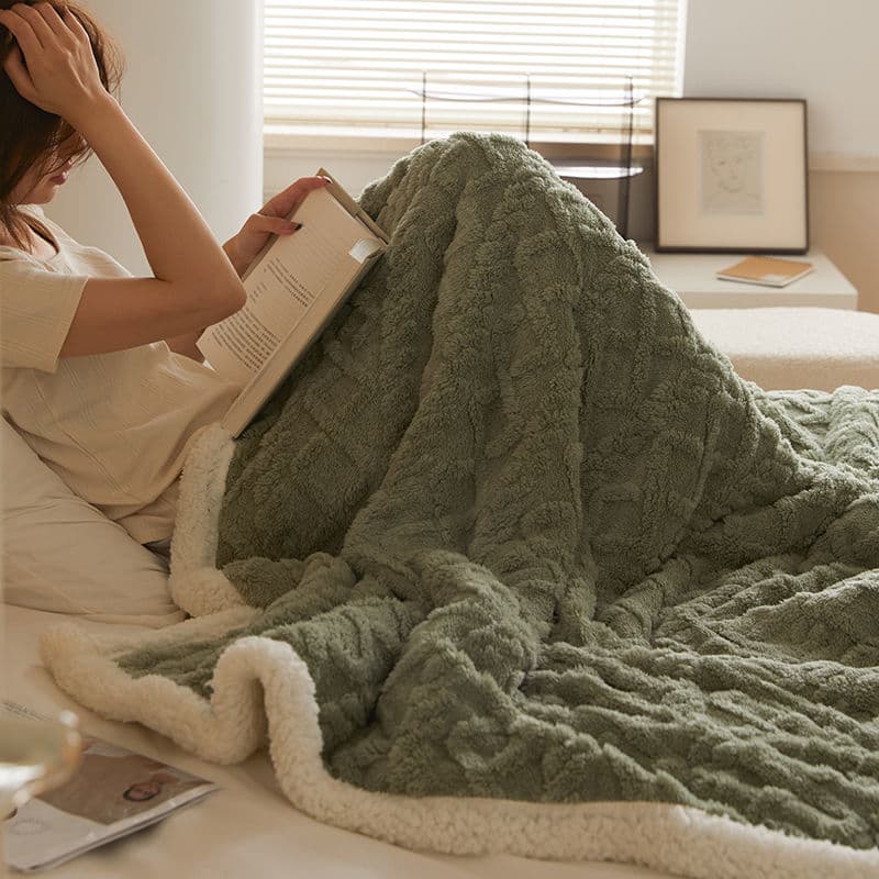 Lamb fleece blanket, thickened for winter, nap and office shawl, air conditioning plush small blanket, coral fleece sofa cover