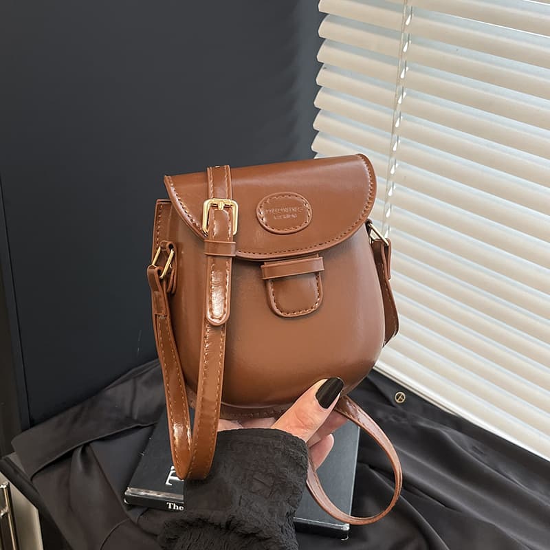 Korean Niche Design Bag for Women 2025 New Autumn/Winter Vintage Commuter Saddle Bag High-End Shoulder Crossbody Bag