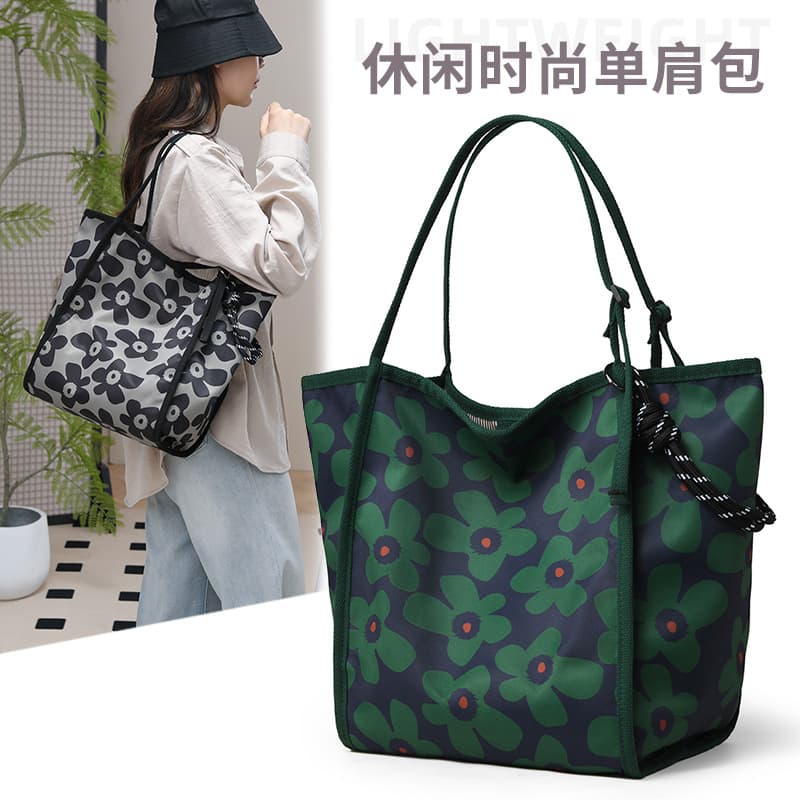 2025 New Fashion Versatile Shoulder Crossbody Bag Women Large Capacity Travel Backpack Casual Sports Bag Student Bag