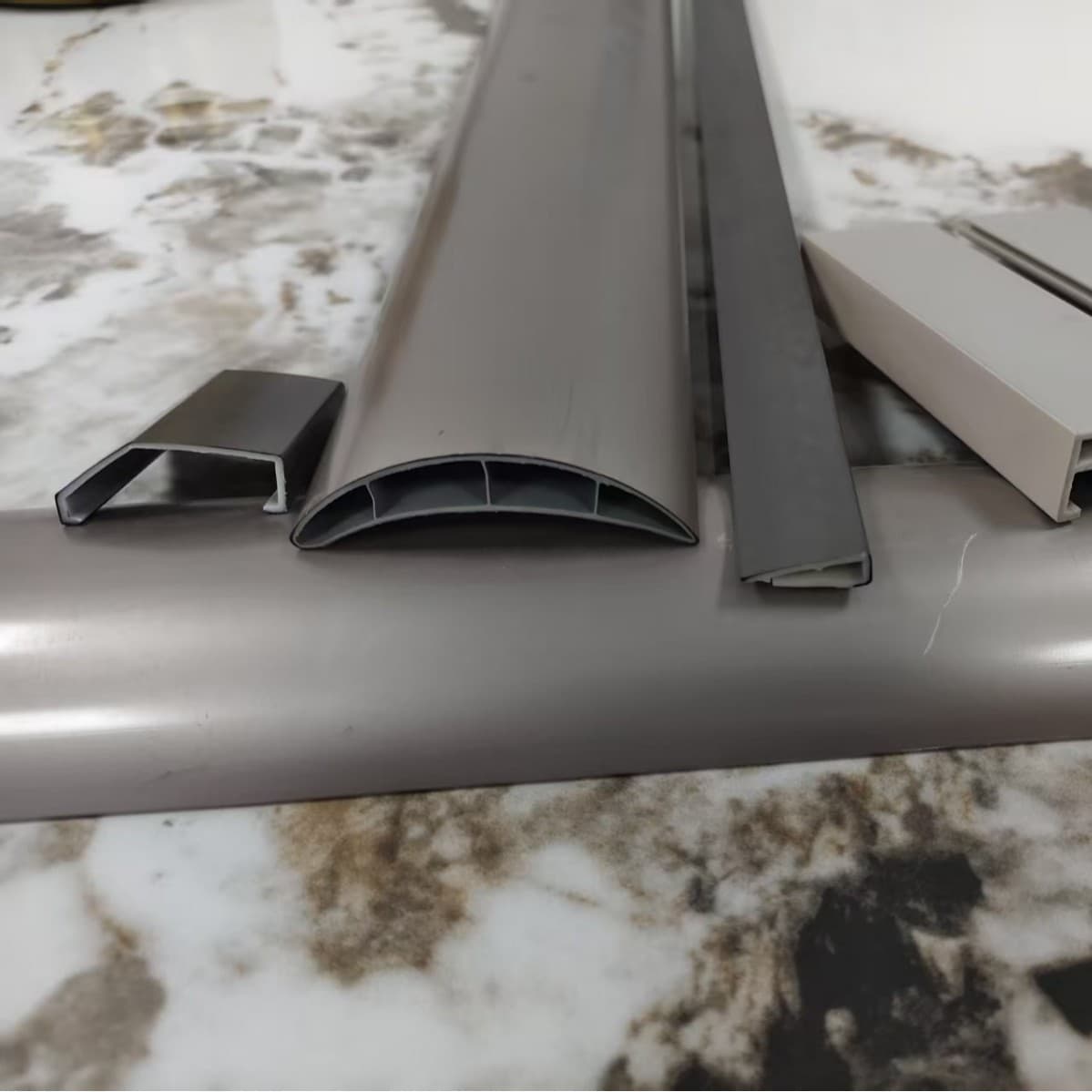 Spray-free profiles PVC soft and hard co-extruded profiles PVC+PMMA co-extruded profiles ABS+PMMA co-extruded profiles