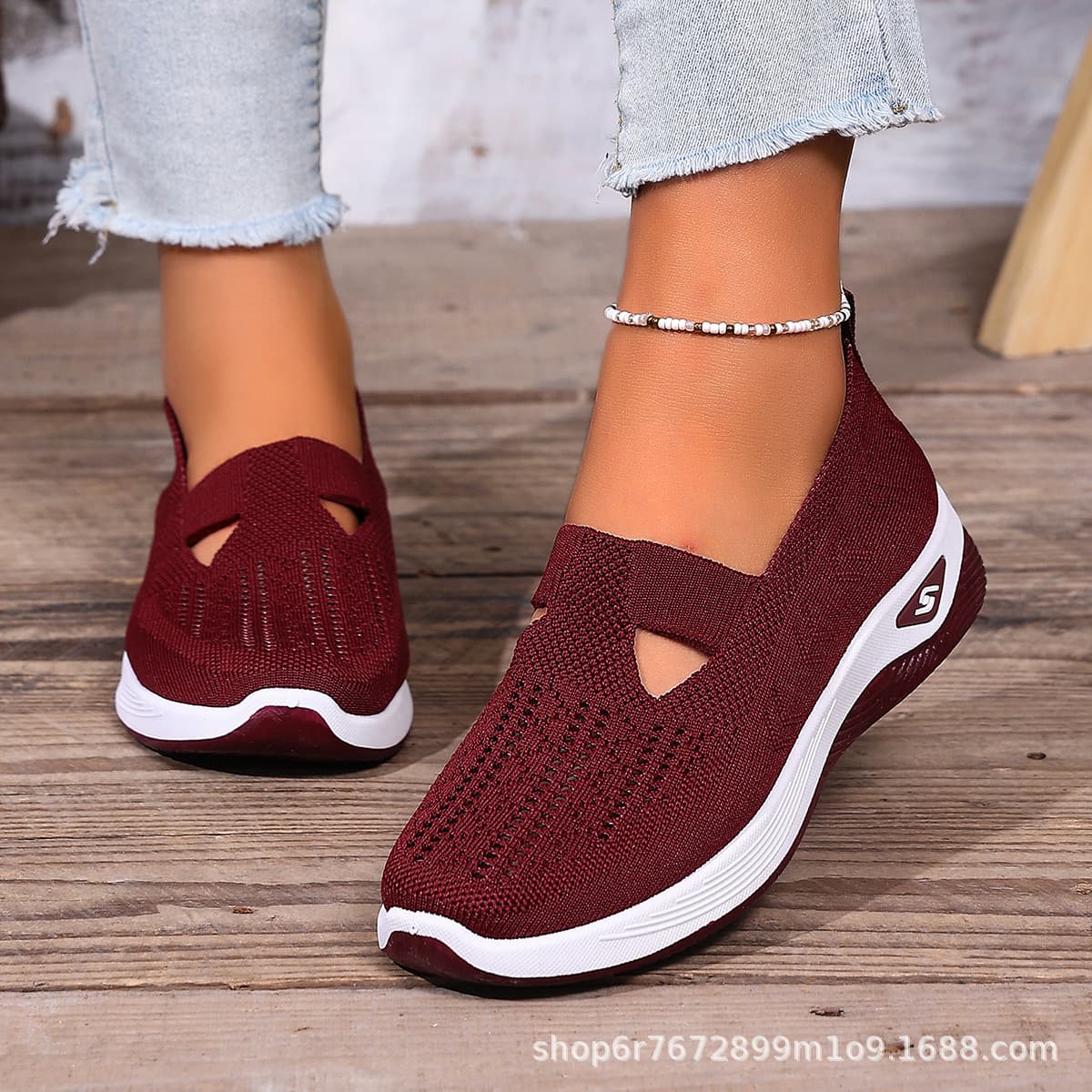 2026 Spring/Summer Cross-border TEMU Plus Size Casual Comfortable Women's Cloth Shoes Slip-on Flyknit Mesh Shoes Mother Shoes