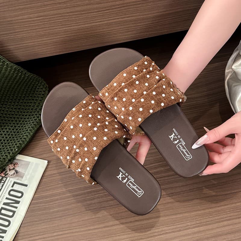 French-Style Polka Dot Flat Slippers for Women, Summer 2026 Model, Suitable for Wearing with Skirts, Casual Vacation Style Slide Sandals