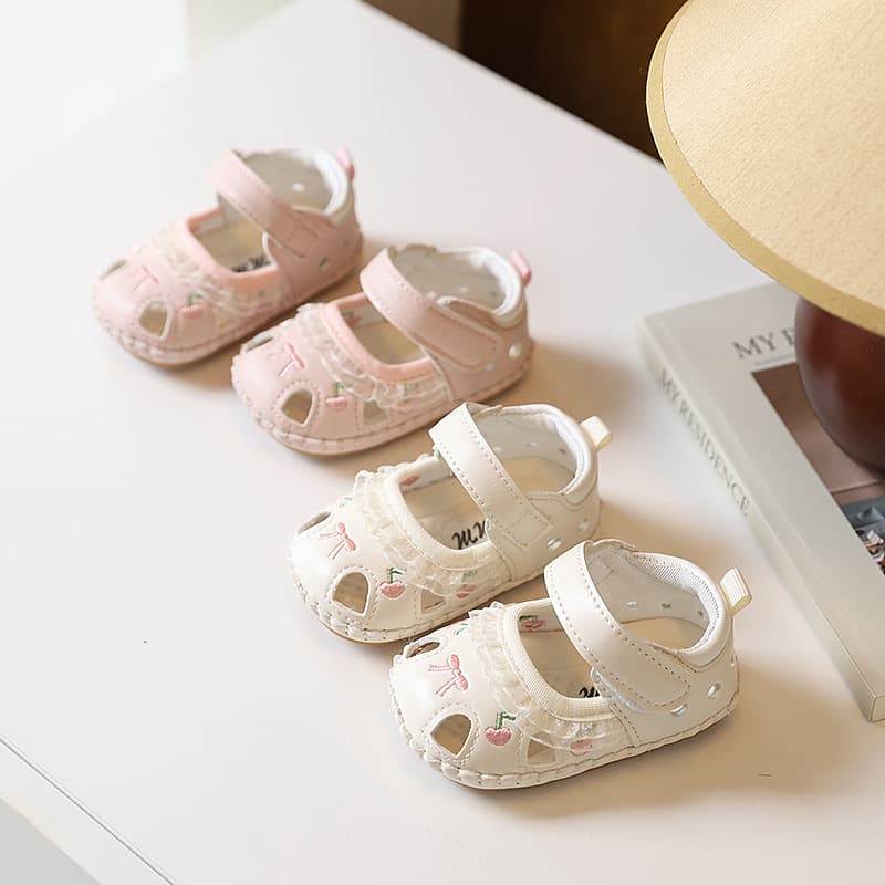 Spring and Summer 0-1 Year Old Baby Girl Shoes, Closed-Toe Soft Sole Walking Shoes, 6-12 Months Infant Hollow Anti-Slip Walking Sandals