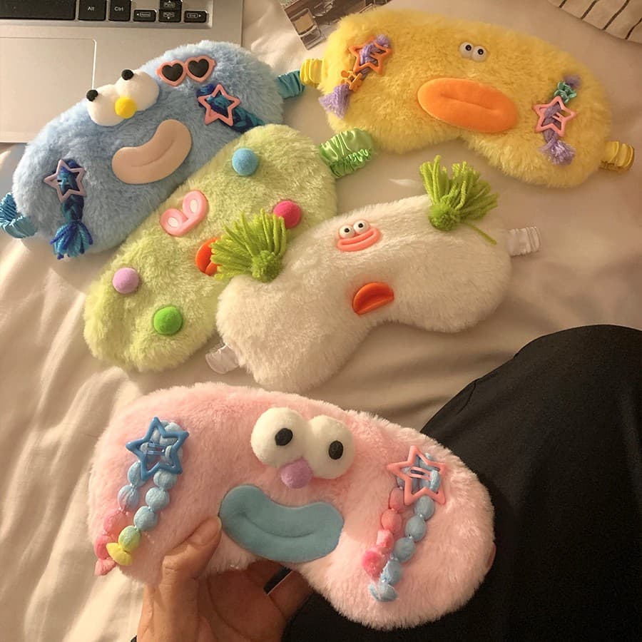 Cute quirky plush shading eye mask for women students, cartoon design for autumn/winter use
