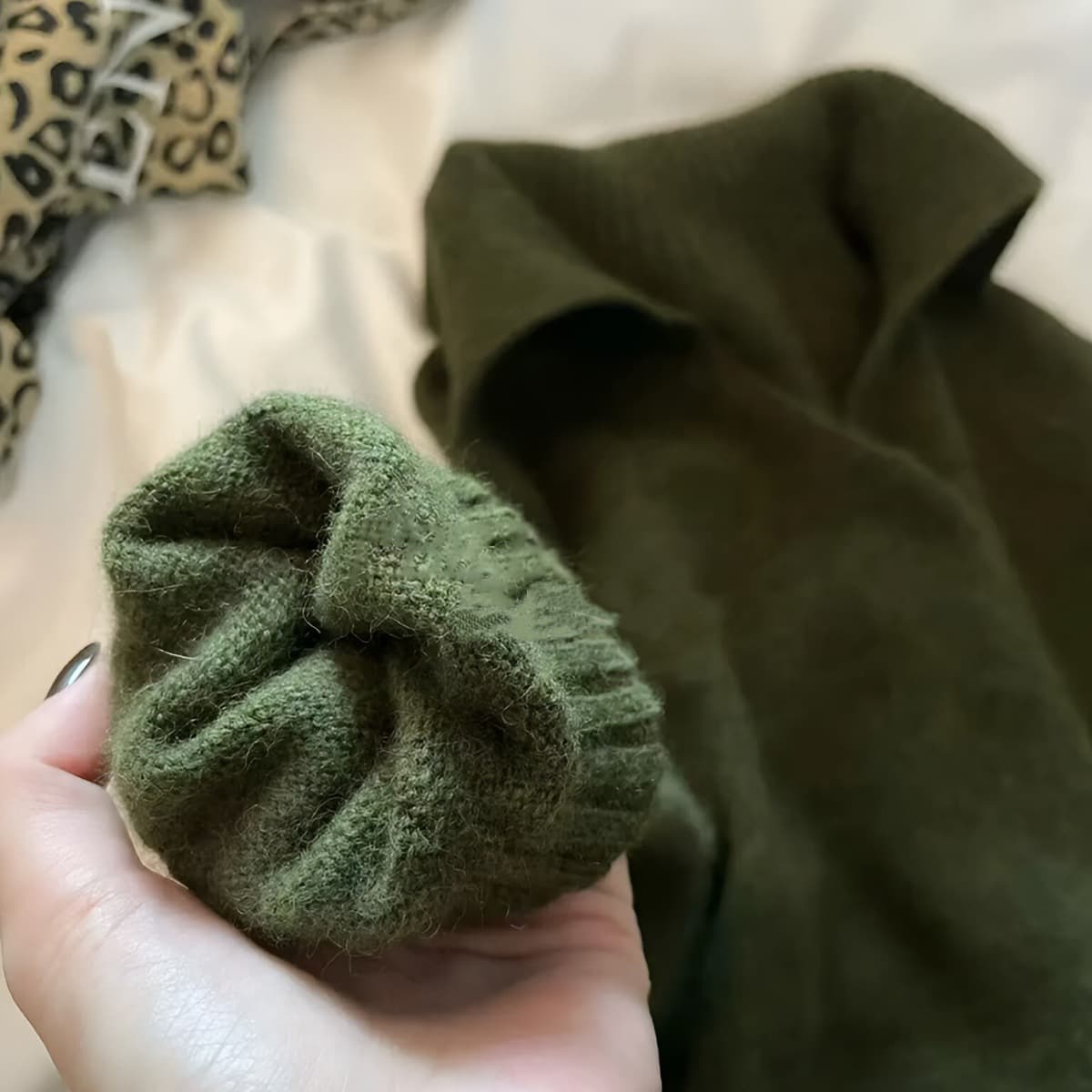 Simple Advanced Design V-neck Solid Color Sweater Women Autumn Winter Wool Content Versatile Lazy Knit!