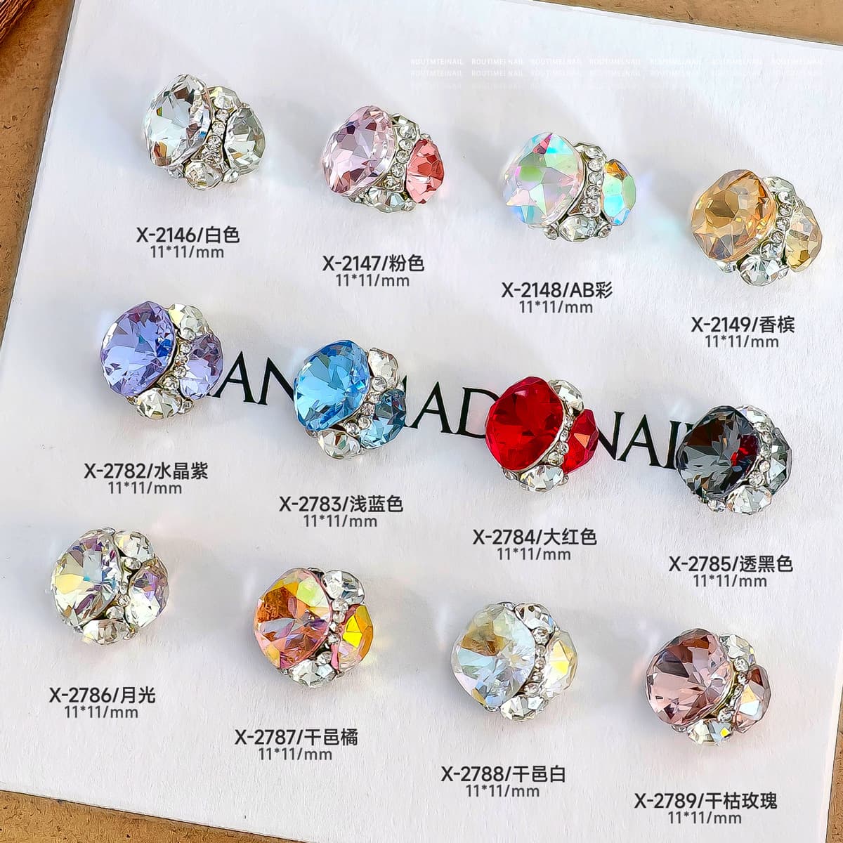 Popular nail art accessories, light luxury, square handmade piled diamonds, finished flashing crystal alloy diamonds, gold-plated nail accessories