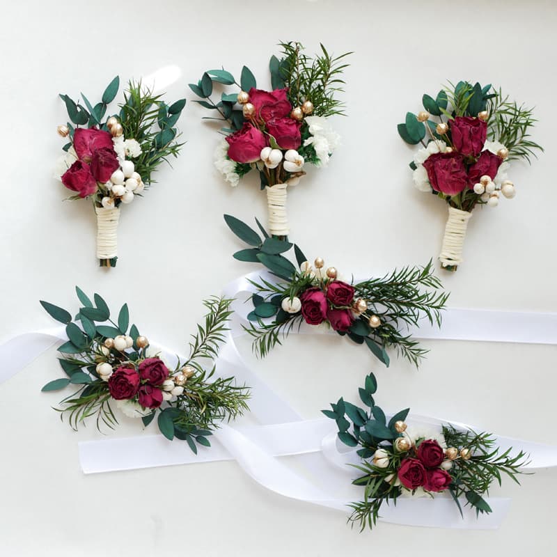 Preserved flower creative corsages for weddings, brides and grooms, banquets, best friends, weddings, forest-themed photography, and wrist corsages.