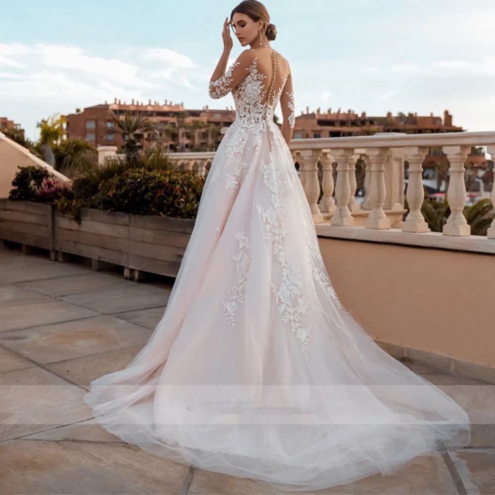 European and American Style Light Wedding Dress with Sleeves, Lace Applique, Full Skirt, for Travel and Beach Photo Shoot