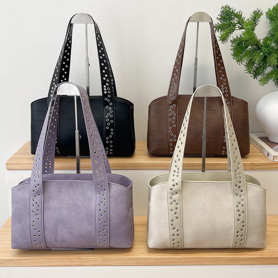 Cross-Border Women's Bag Fashion Studded Shoulder Bag European and American Vintage Design Underarm Bag Large Capacity Studded Bag Commuter Women's Bag