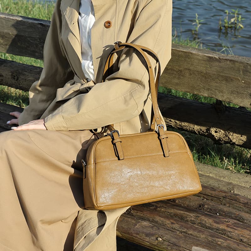 Autumn New Vegetable-Tanned Leather Bowling Bag for Women, Niche Retro Casual Large-Capacity Genuine Leather Handbag Shoulder Bag