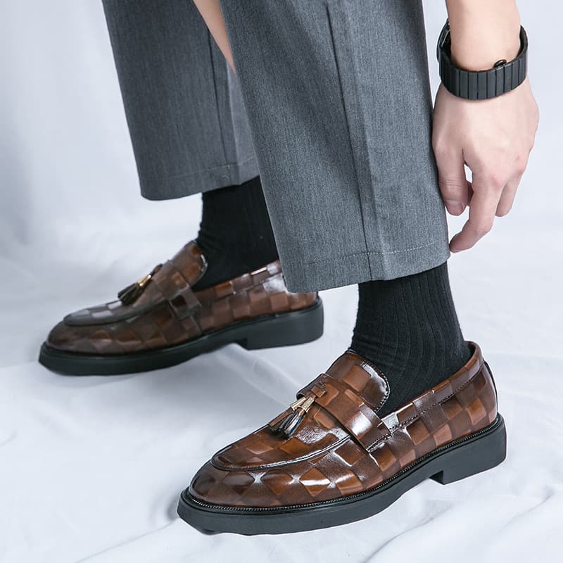 Cross-border 2025 Spring/Autumn New Men's Patent Leather Tassel Shoes Large Size Tassel Leather Shoes Men 46 Retro British Wedding Shoes