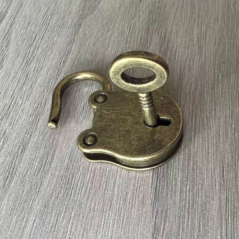 Chinese antique-style small padlocks for luggage, retro cute notebook key locks, bronze suitcase lock heads.